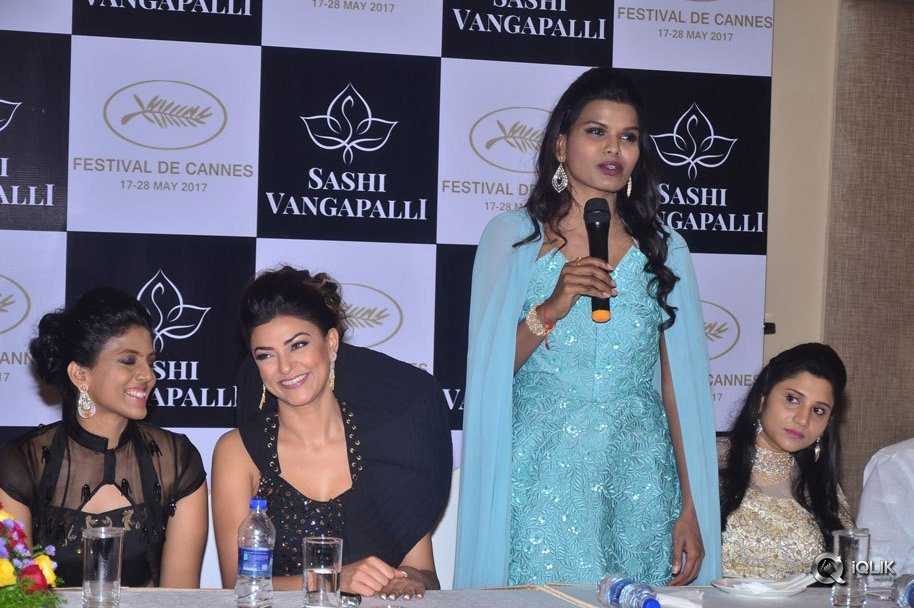 Sushmita-Sen-at-Sashi-Vangapalli-Cannes-Red-Carpet-2017-Success-Meet